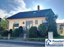 SOFORT VERFÜGBAR - Optimal für die große Familie oder 2-Generationen –  in ruhiger Lage mit schönem Grundstück!